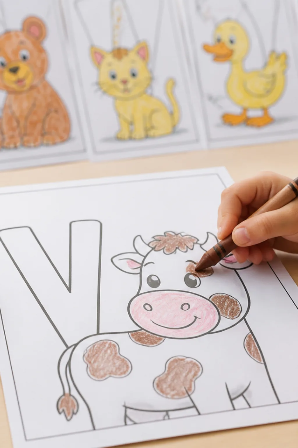 desenhos da letra V para colorir - 2