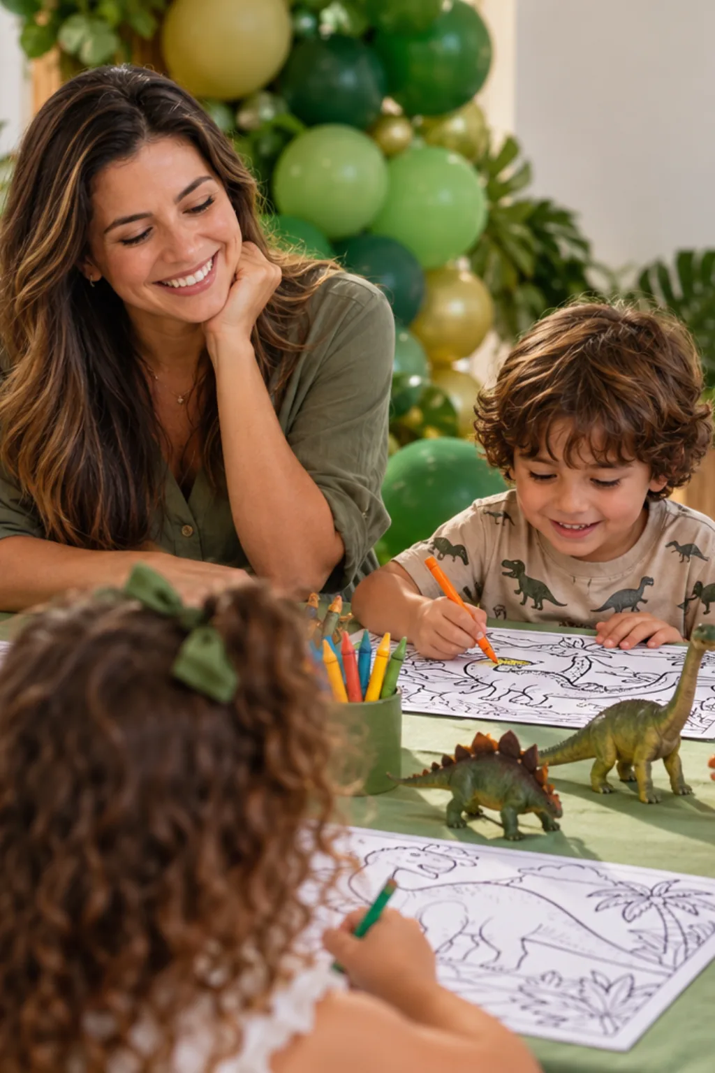 desenhos de dinossauros para colorir em PNG — exemplo criado na Desenhos pra Colorir